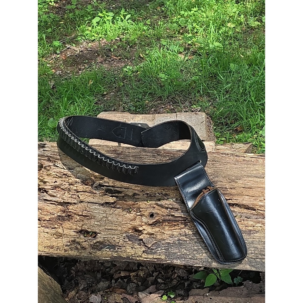 Vtg Hunter Co FrontierLeather Holster 1060B F2 And Leather Ammo Belt 158B‎ MD